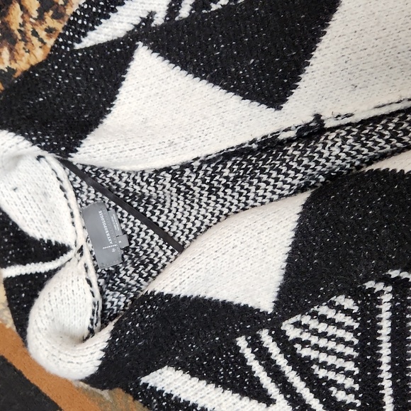 Anthropologie Black and White Geometric Cardigan - Picture 3 of 7